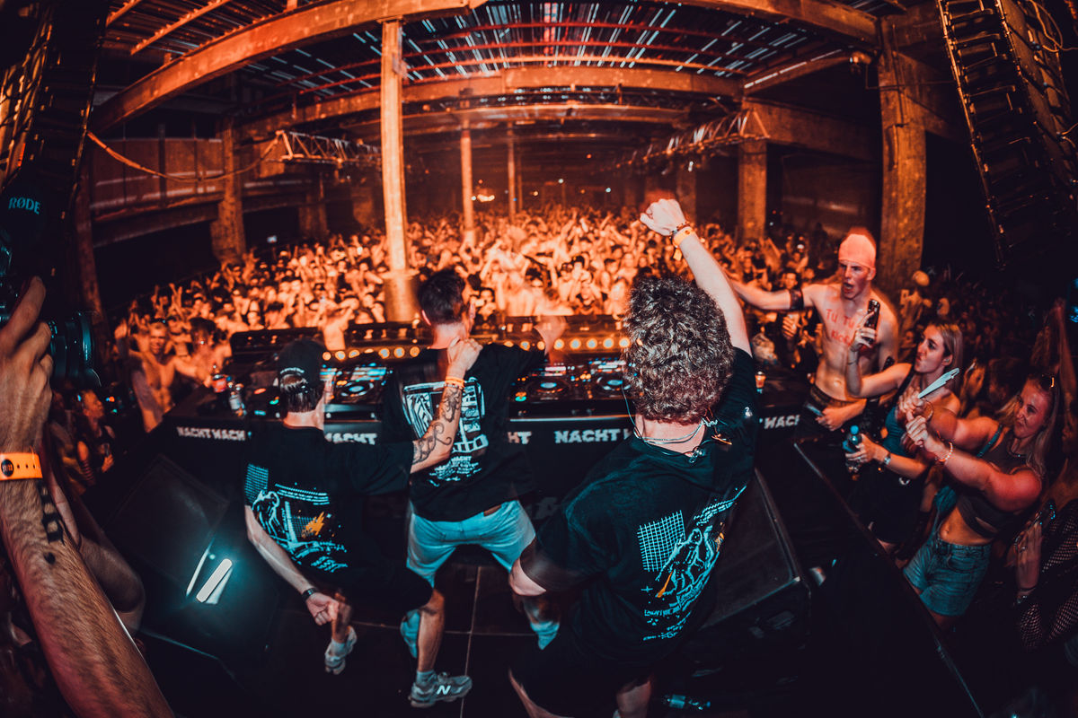 Loading... just a sec